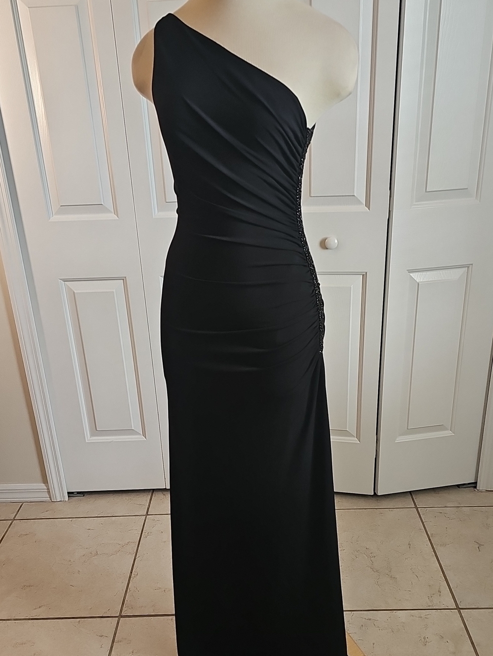 Laundry By Design One Shoulder Ruched Gown Womens Sz 2 Black Beaded Formal Dress